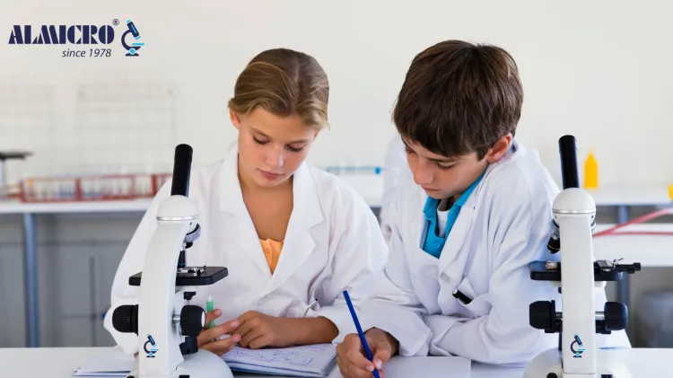 Educational Microscope Manufacturer, Supplier and Exporter in India
